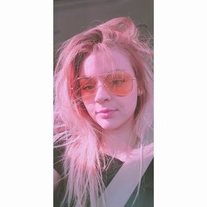 Meet your Posher, Bailey